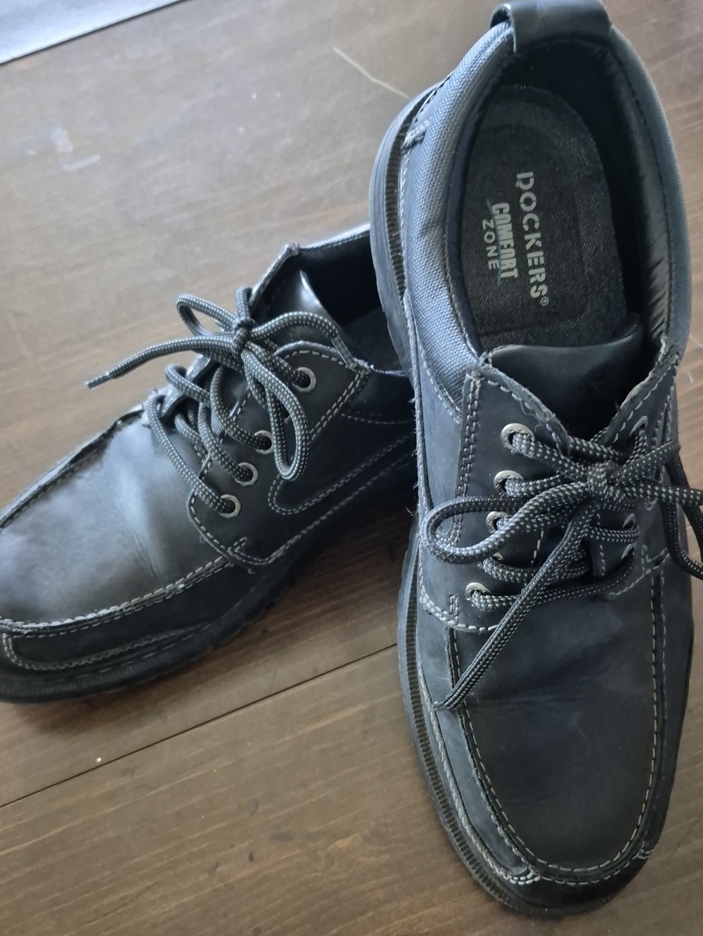 Dockers Men's Black Lace-Up Boat Shoes with Contrast Stitching